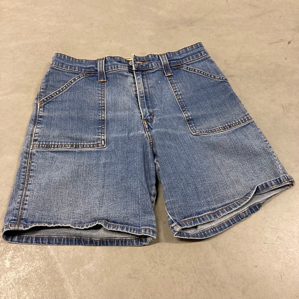 Y2K Levi’s fatigue pocket cargo shorts 31” waist